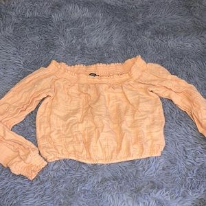 Off the shoulder crop